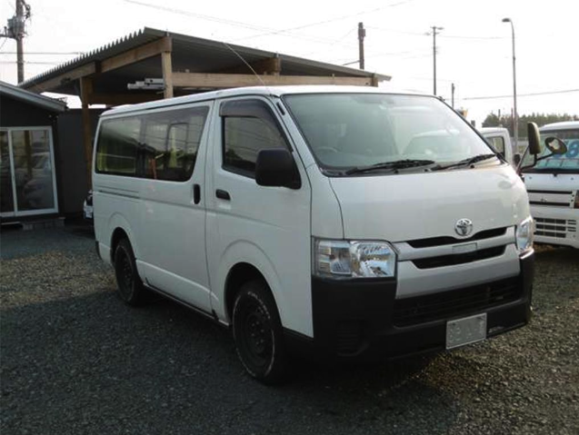 TOYOTA HIACE 2017 DX