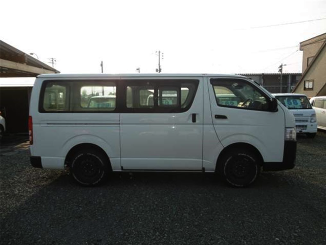 TOYOTA HIACE 2017 DX