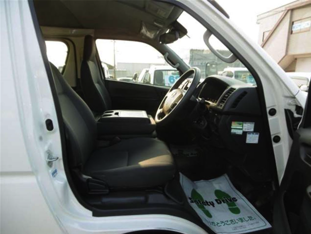 TOYOTA HIACE 2017 DX