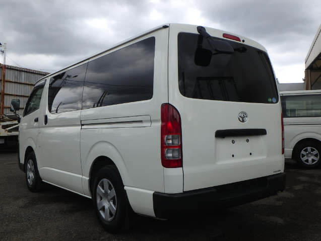 TOYOTA HIACE 2020 DX