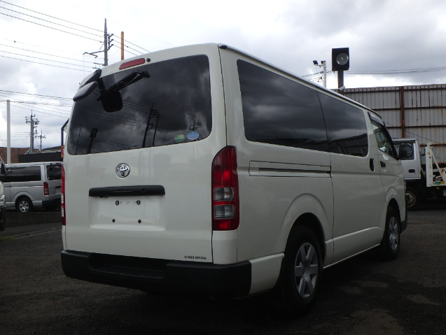 TOYOTA HIACE 2020 DX