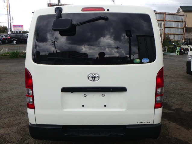TOYOTA HIACE 2020 DX