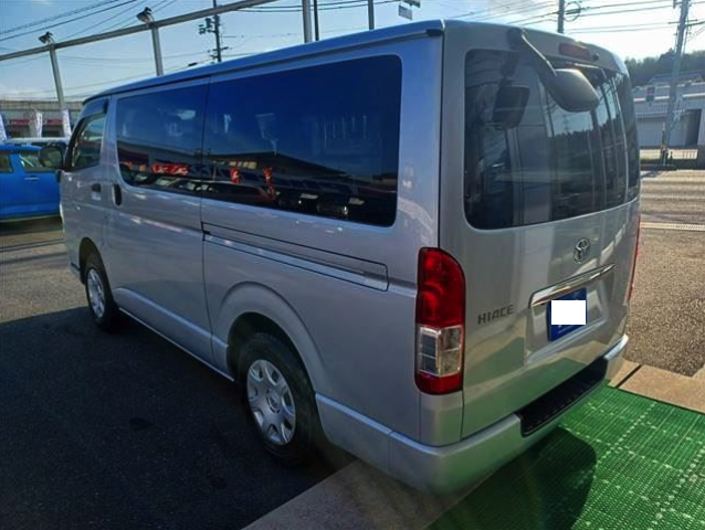 TOYOTA HIACE 2017