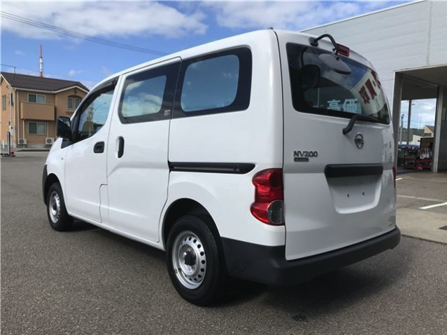 NISSAN NV200 2016