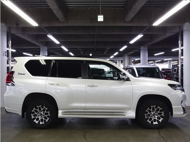 TOYOTA LANDCRUISER PRADO 2018