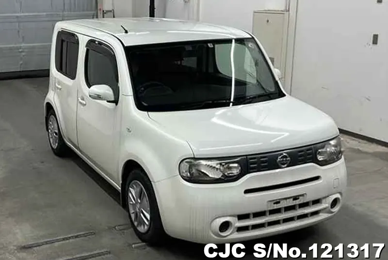 2015 Nissan Cube (White Nissan Cube)
